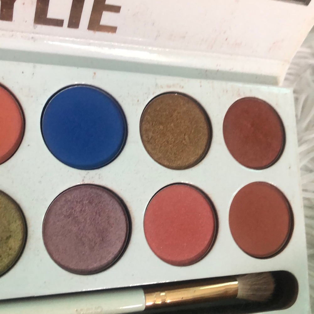Kylie Cosmetics Eye Shadow Palette - Picture 5 of 8